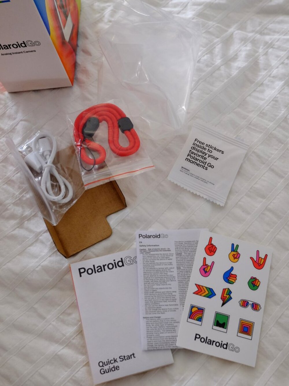 Original Polaroid Go Instant Camera + Zipper Case + Film! - Like New! - Picture 7 of 7